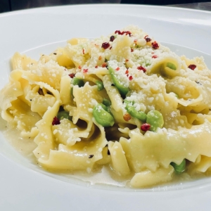 I don’t know about you but I can eat pasta seven days a week. 🙋🏻‍♀️ Luckily #tramastratttoria is open six days a week. 
#njeats #pastalover #carbs